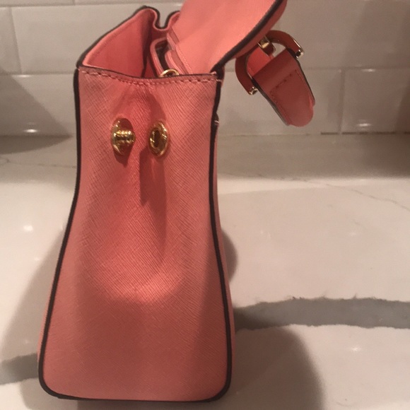 Authentic Michael Kors Two Toned Purse - Picture 5 of 15